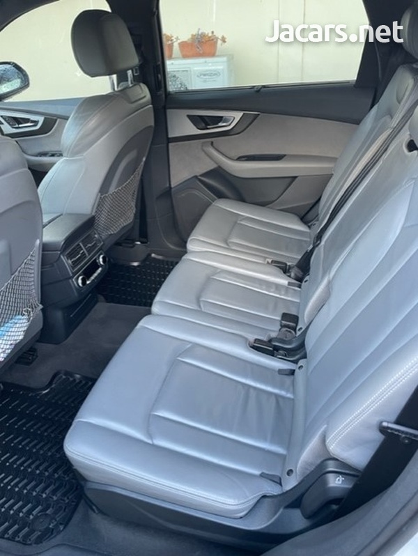 Audi Q7 2,0L 2016-7