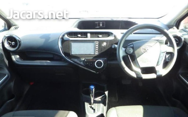 Toyota Aqua 1,5L 2017-9