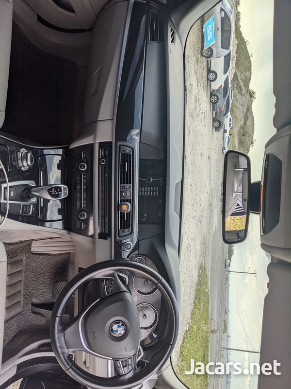BMW 5-Series 1,9L 2012-3