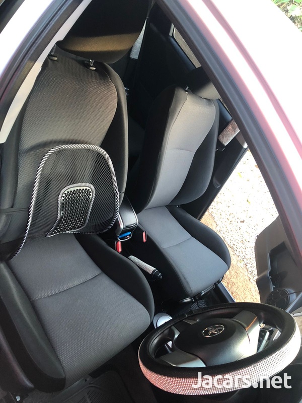 Toyota Vitz 1,3L 2014-3