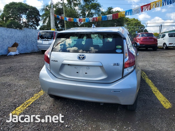 Toyota Aqua 1,5L 2016-13