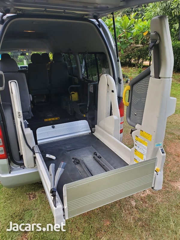 Toyota Hiace 2,5L 2007-5
