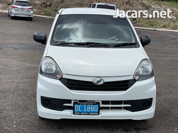 Daihatsu MIRA 0,7L 2015-6