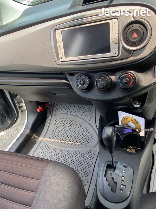Toyota Vitz 1,5L 2013-10