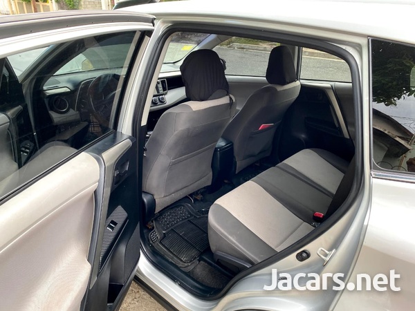 Toyota RAV4 2,5L 2013-4