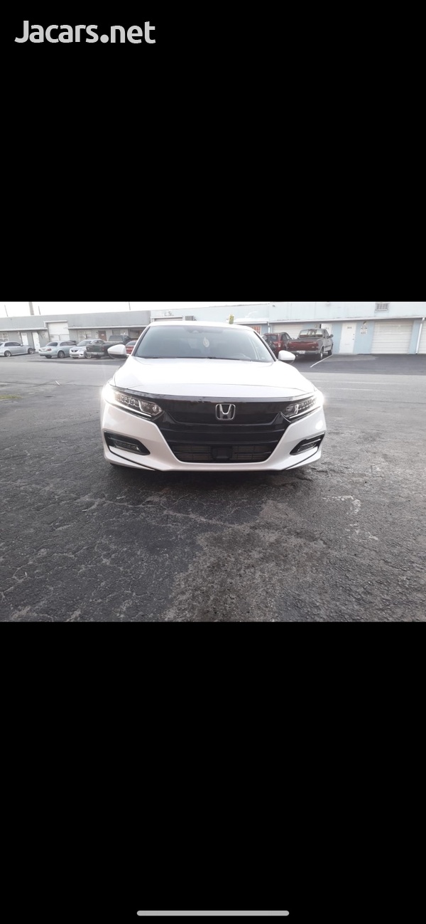 Honda Accord 2,0L 2020-3