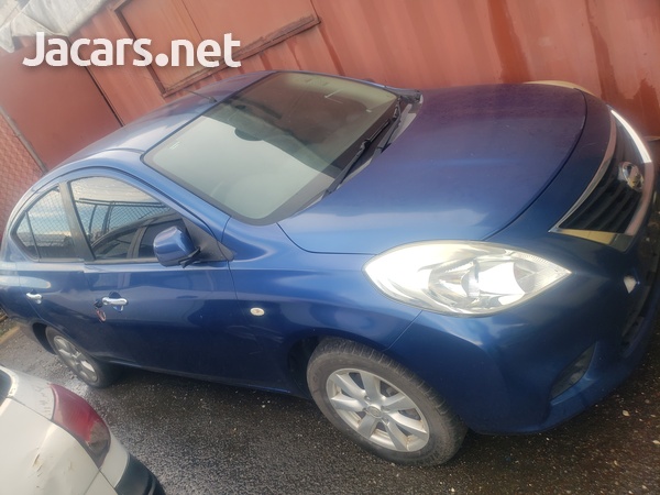 Nissan Versa 1,5L 2012-6