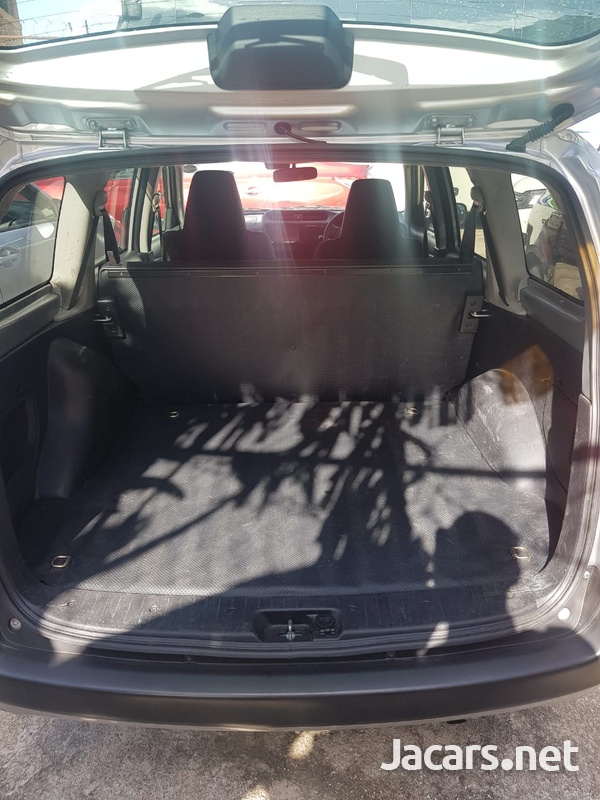 Toyota Probox 1,5L 2016-8