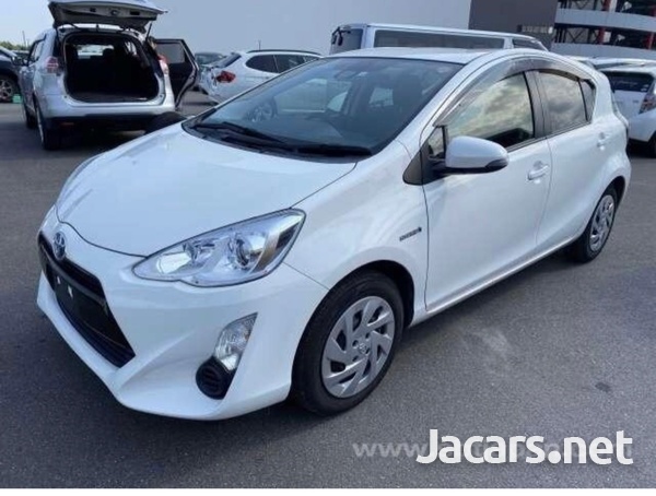 Toyota Aqua 1,5L 2017-1