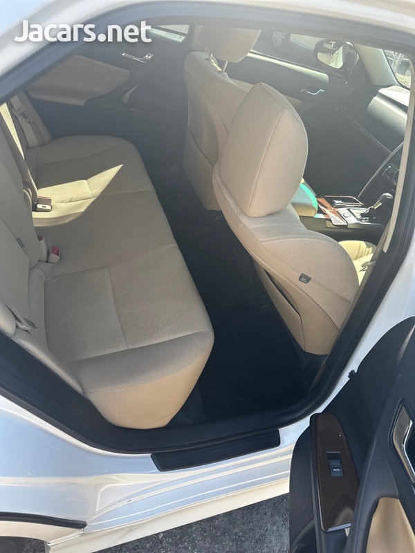 Toyota Mark X 2,5L 2013-9
