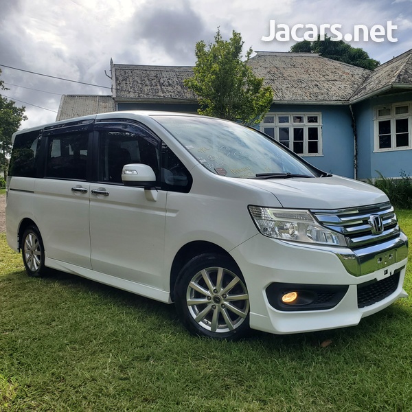 Honda Stepwgn Spada 2,0L 2013-2