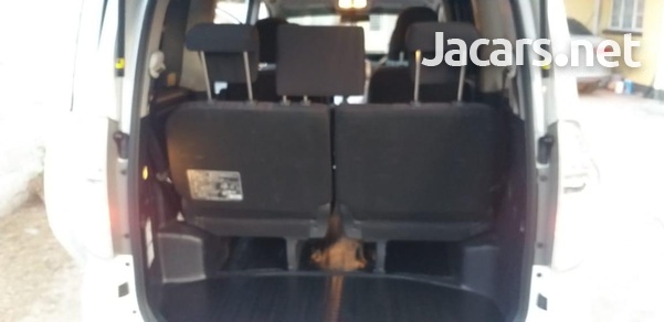Toyota Voxy 2,0L 2011-4