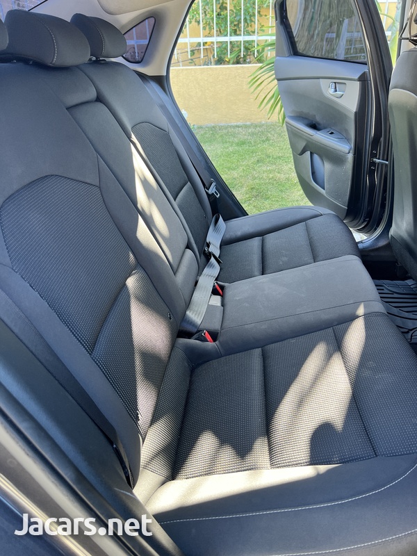 KIA Cerato 1,6L 2020-8