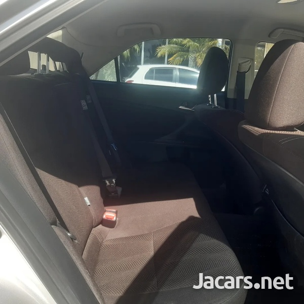 Toyota Mark X 2,5L 2013-7
