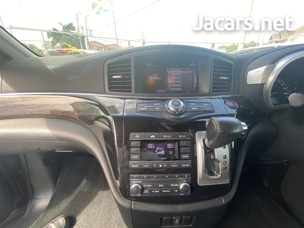 Nissan Elgrand 2,5L 2013-7