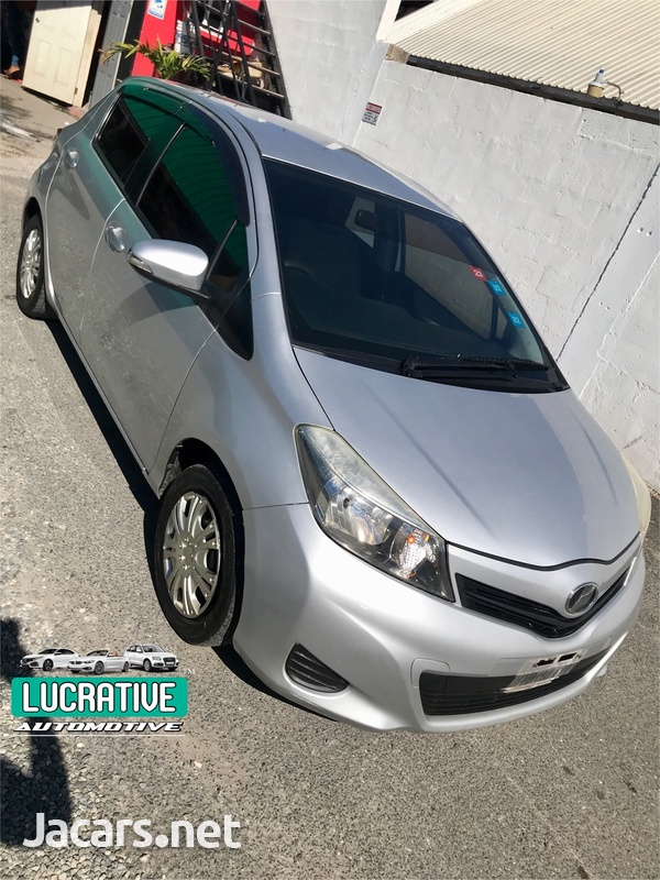 Toyota Vitz 1,3L 2012-3