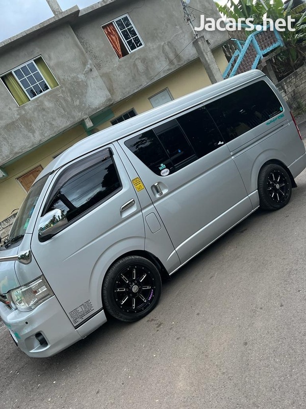 2013 Toyota Hiace-9