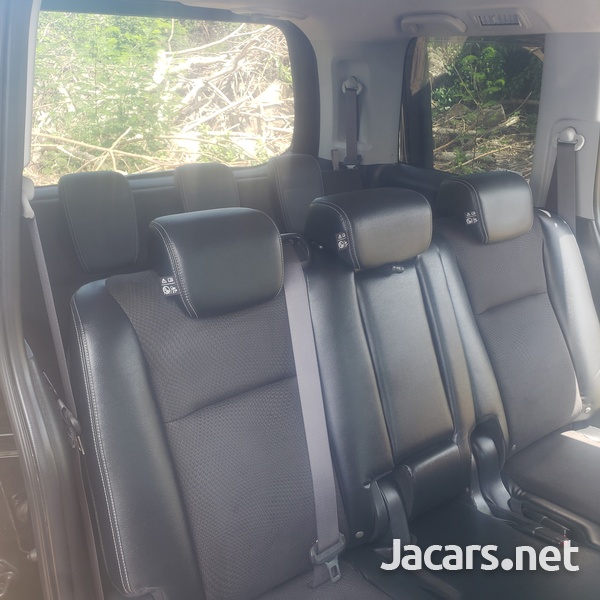 Honda Stepwgn Spada 2,0L 2013-8