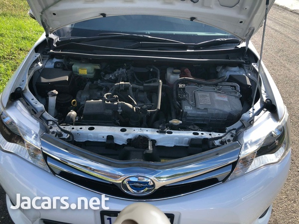 Toyota Axio 1,5L 2014-4