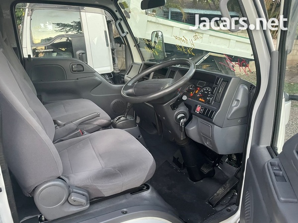 2014 Isuzu Elf-8