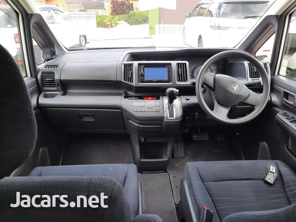 Honda Stepwgn 2,0L 2012-10