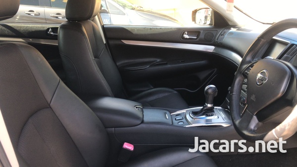 Nissan Skyline 2,5L 2013-8