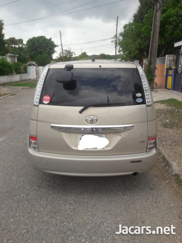 Toyota Isis 1,8L 2012-2