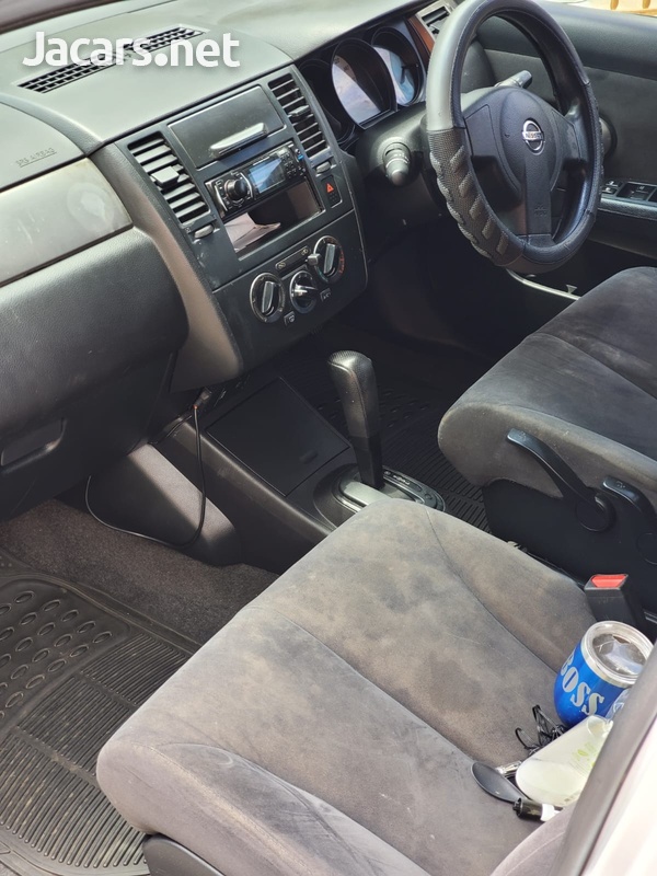 Nissan Tiida 1,5L 2012-8