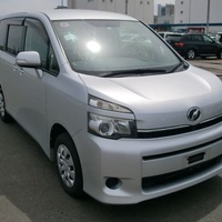 Toyota Voxy 1,8L 2013 Toyota Voxy 1,8L 2013