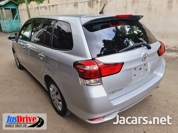 Toyota Fielder 1,5L 2015-4