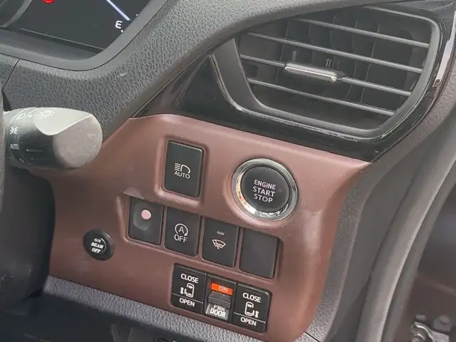 Toyota Esquire 2,0L 2015, Saint James - 13