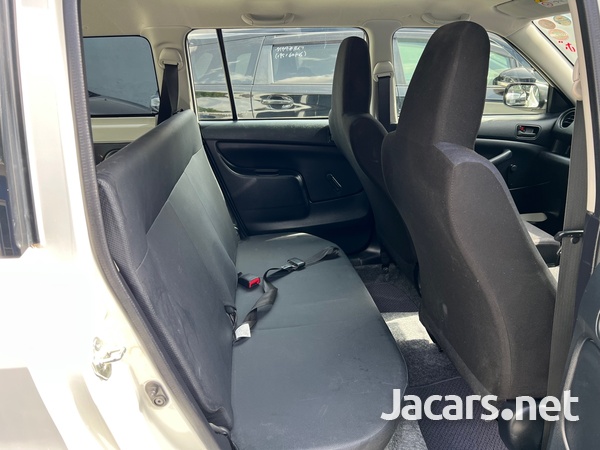 Toyota Probox 1,3L 2018-10