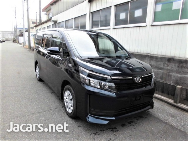 Toyota Voxy 2,0L 2016-1