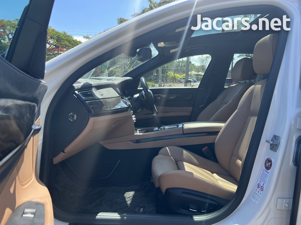 BMW 7-Series 3,0L 2014-7