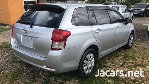 Toyota Fielder 1,5L 2013-4