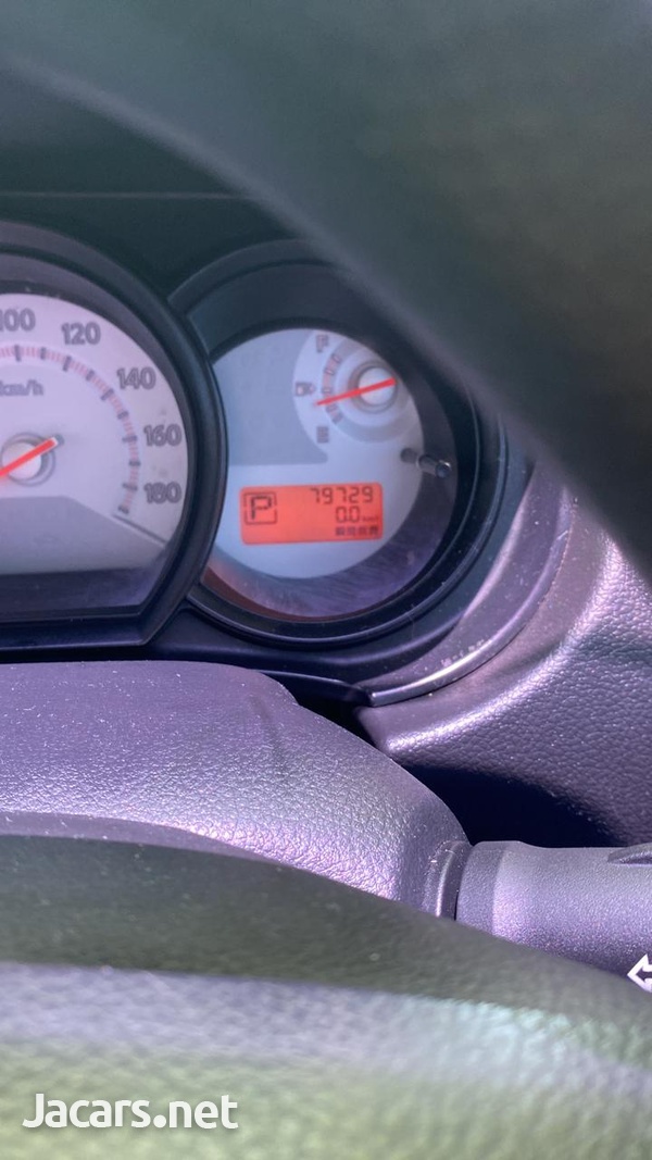 Nissan Tiida 1,5L 2012-6