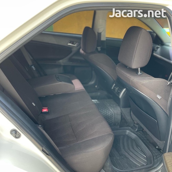 Toyota Mark X 2,5L 2015-4