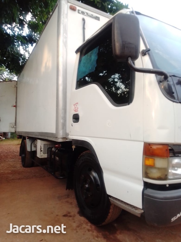 1999 Isuzu Truck-3
