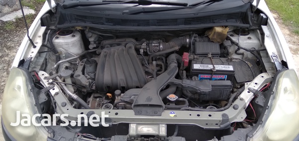Nissan AD Wagon 1,5L 2012-4