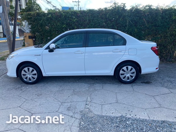 Toyota Axio 1,5L 2017-5