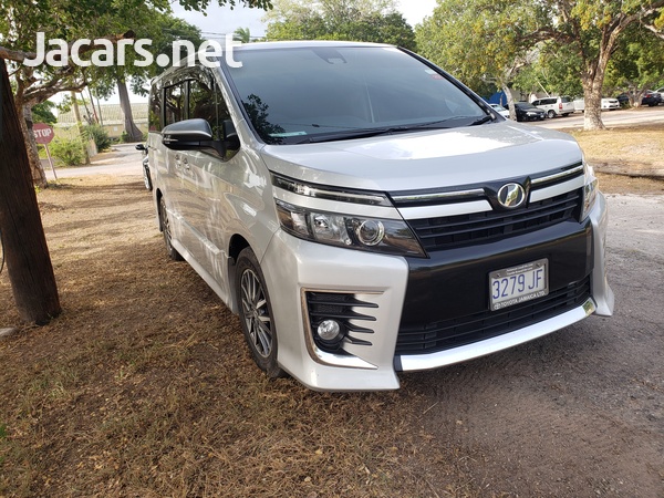 Toyota Voxy 2,0L 2016-2