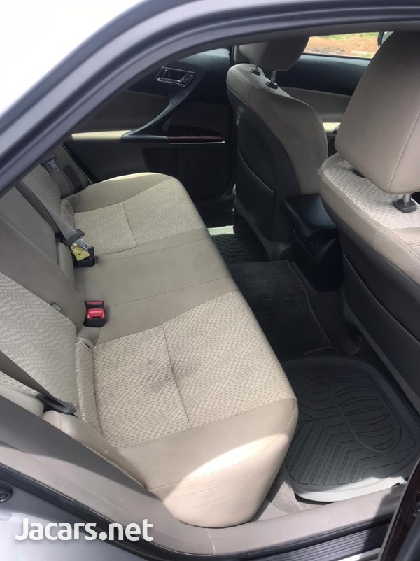 Toyota Mark X 2,5L 2012-6