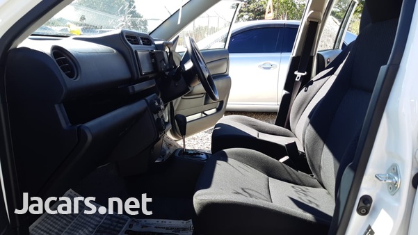 Toyota Probox 1,5L 2017-8