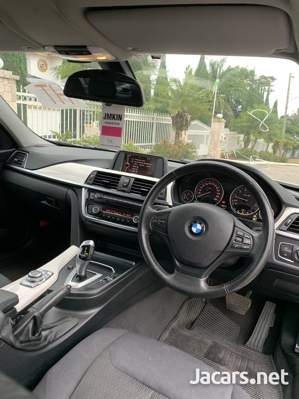 BMW 3-Series 2,0L 2012-9