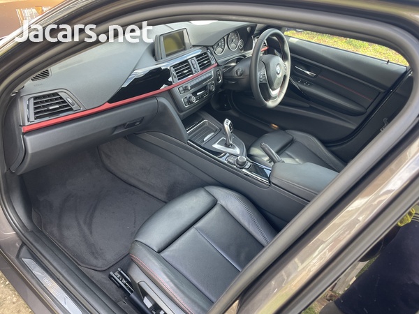 BMW 3-Series 1,6L 2013-8