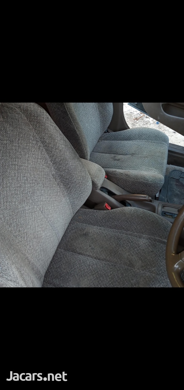Toyota Corolla 1,5L 1995-4