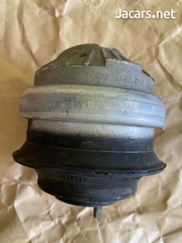 MERCEDES ENGINE MOUNT-3