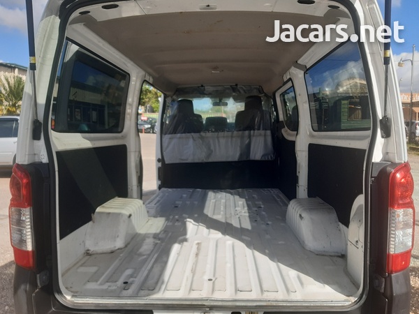 Nissan Caravan 2,0L 2016-8