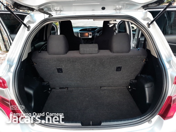 Toyota Vitz 1,0L 2015-9