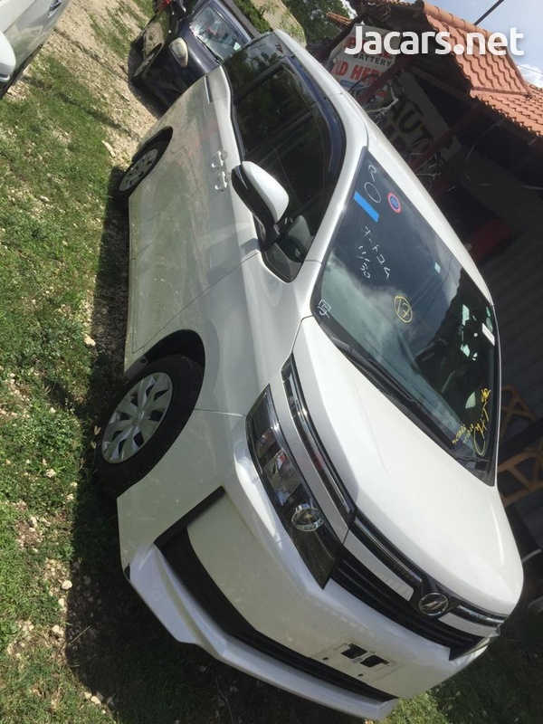 Toyota Voxy 2,0L 2016-2